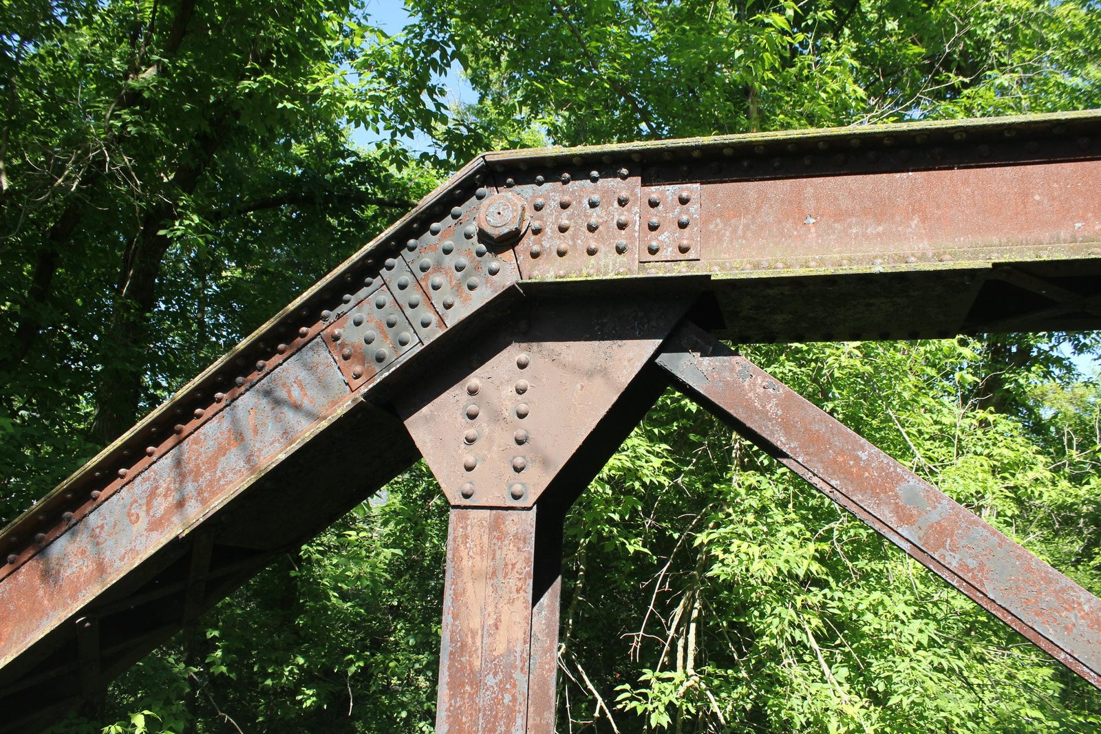 Upper angle connection